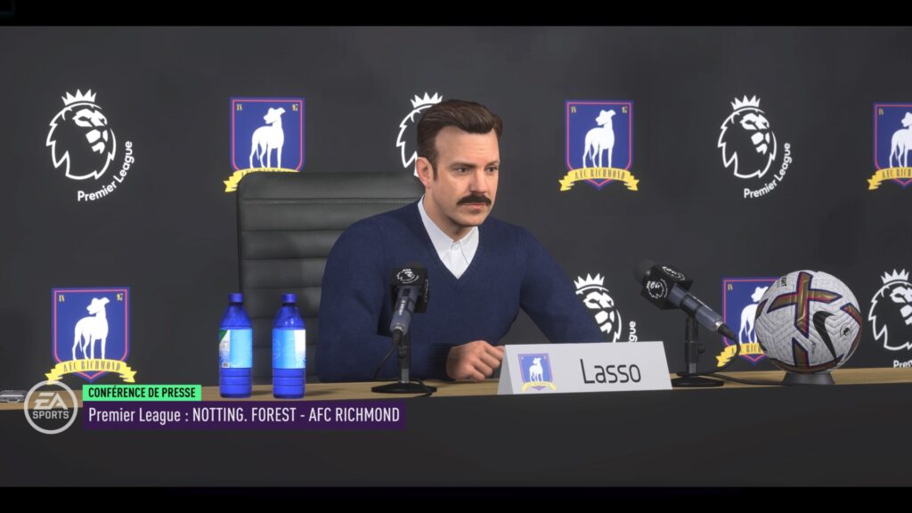 Les conférences de presse sont toujours lunaires dans FIFA, avec parfois trois fois la même question d'affilée. // Source : Numerama Les conférences de presse sont toujours lunaires dans FIFA, avec parfois trois fois la même question d'affilée. // Source : Numerama