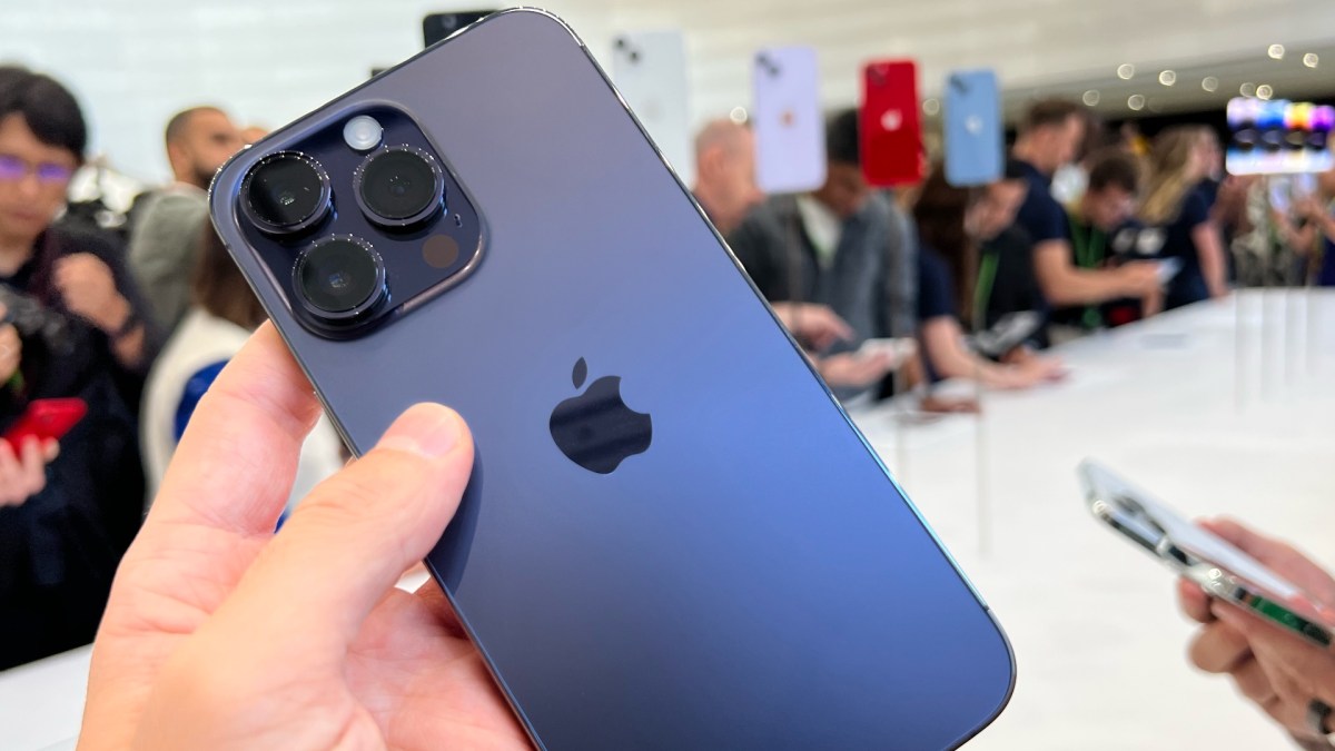 La couleur violet intense de l'iPhone 14 Pro.. // Source : Numerama La couleur violet intense de l'iPhone 14 Pro.. // Source : Numerama