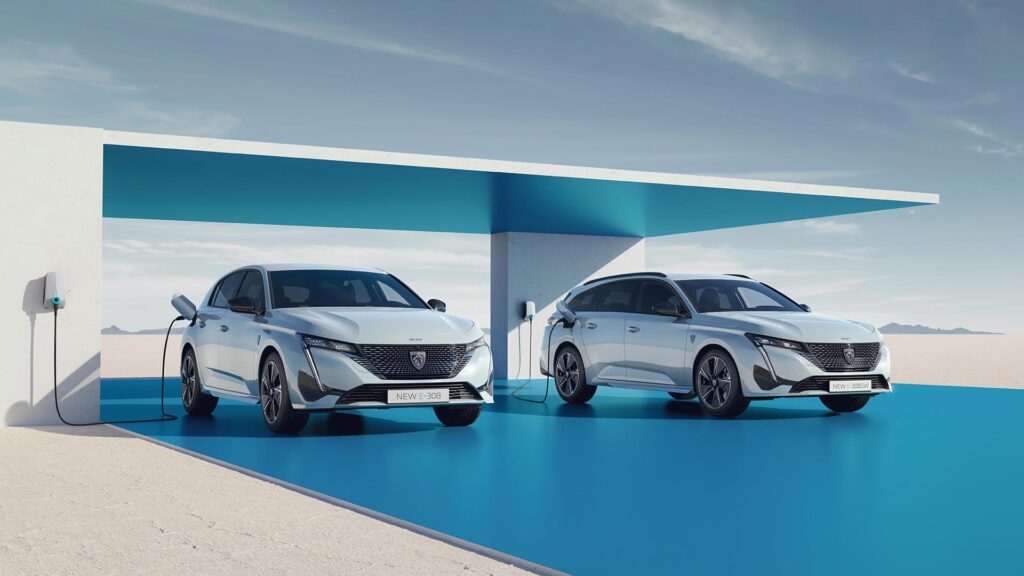 Peugeot e-308 et e-308 SW // Source : Peugeot Peugeot e-308 et e-308 SW // Source : Peugeot