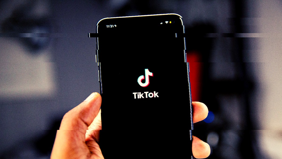 L'app TikTok sur smartphone. // Source : Solen Feyissa / Unsplash L'app TikTok sur smartphone. // Source : Solen Feyissa / Unsplash