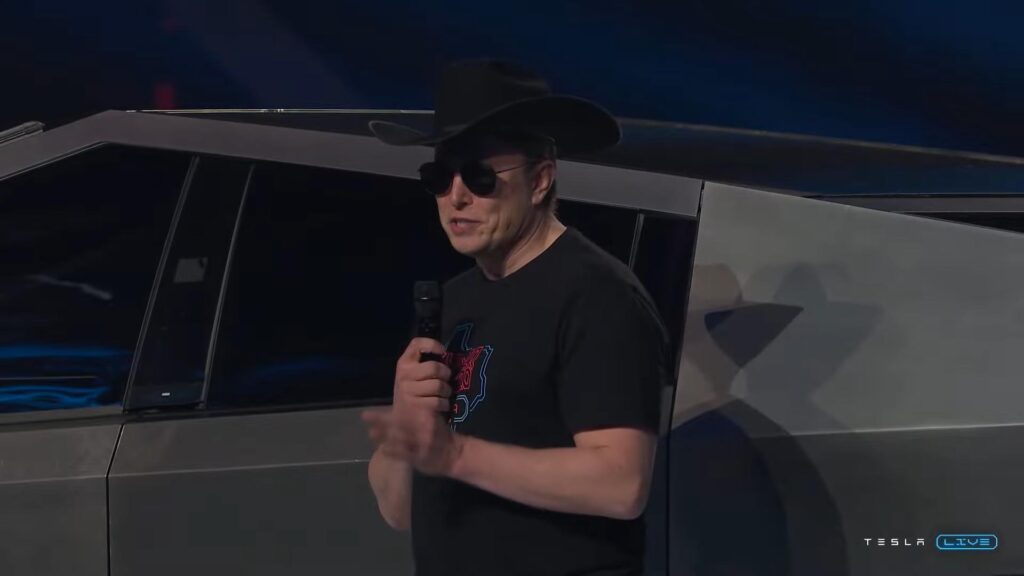 Elon Musk et son Cybertruck // Source : Video Tesla Elon Musk et son Cybertruck // Source : Video Tesla