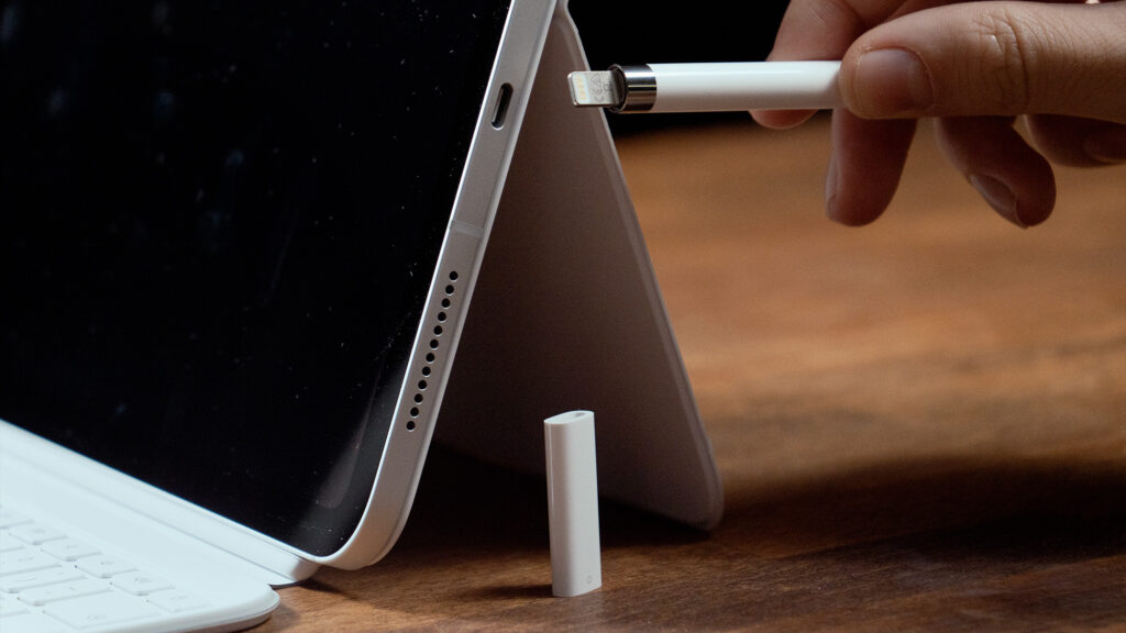 L’iPad passe à l’USB-C, mais pas l’Apple Pencil. // Source : Thomas Ancelle / Numerama L’iPad passe à l’USB-C, mais pas l’Apple Pencil. // Source : Thomas Ancelle / Numerama
