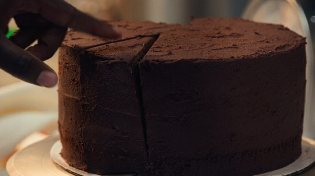 Regardez-moi ce gâteau au chocolat // Source : Disney+ Regardez-moi ce gâteau au chocolat // Source : Disney+