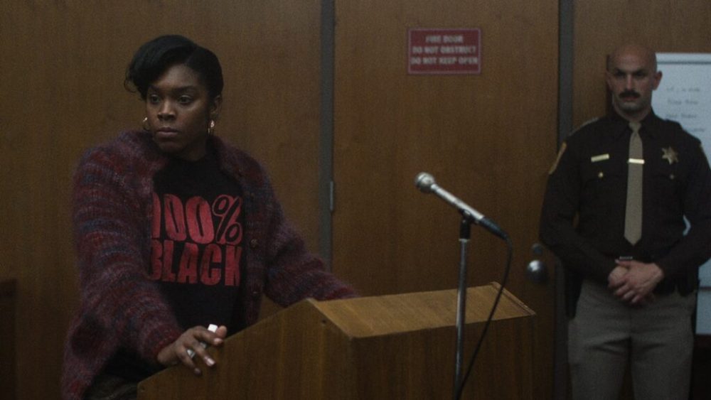 DaShawn Barnes incarne Rita Isbell dans Dahmer // Source : Netflix DaShawn Barnes incarne Rita Isbell dans Dahmer // Source : Netflix