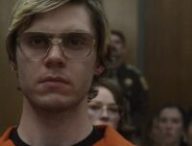 Evan Peters dans le rôle de Jeffrey Dahmer // Source : Netflix