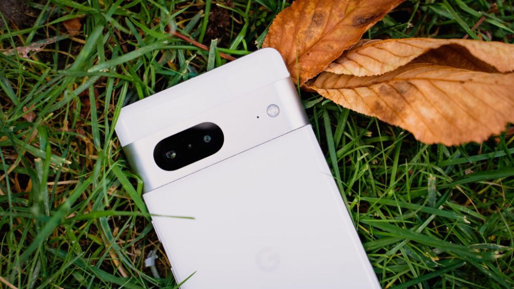 Le module caméra du Pixel 7 est en métal. Ce look est plus classe. // Source : Louise Audry pour Numerama Le module caméra du Pixel 7 est en métal. Ce look est plus classe. // Source : Louise Audry pour Numerama