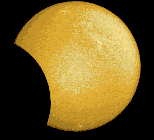 Un avion passe juste devant l'éclipse solaire partielle // Source : Astro Nico Un avion passe juste devant l'éclipse solaire partielle // Source : Astro Nico