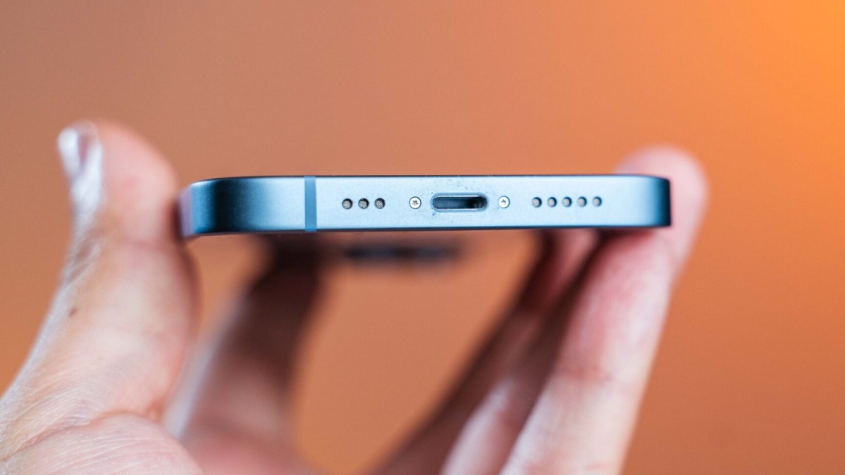 L'iPhone 14 se recharge toujours en Lightning. // Source : Numerama L'iPhone 14 se recharge toujours en Lightning. // Source : Numerama