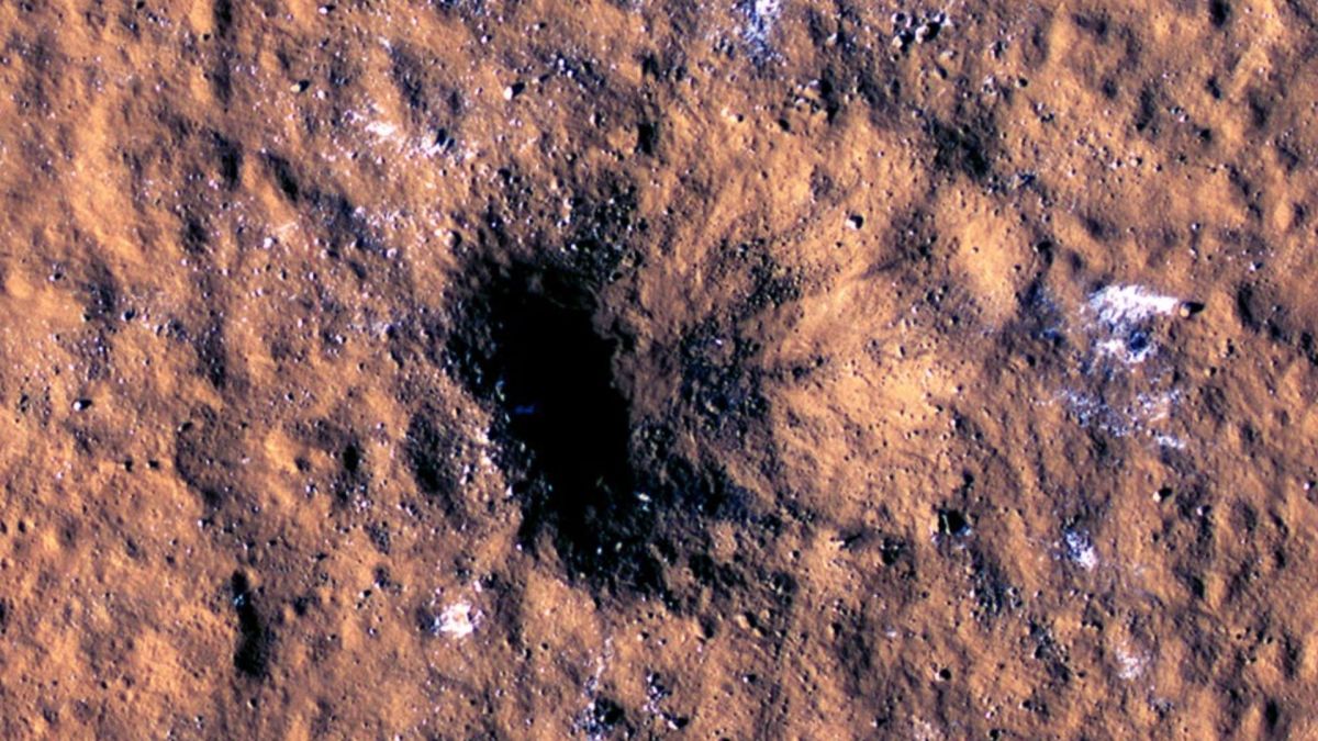 Le cratère formé sur Mars. // Source : NASA/JPL-Caltech/University of Arizona Le cratère formé sur Mars. // Source : NASA/JPL-Caltech/University of Arizona