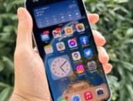 L'iPhone 14 Plus ne conviendra pas à toutes les mains, mais risque d'être un coup de cœur pour beaucoup. // Source : Numerama L'iPhone 14 Plus ne conviendra pas à toutes les mains, mais risque d'être un coup de cœur pour beaucoup. // Source : Numerama