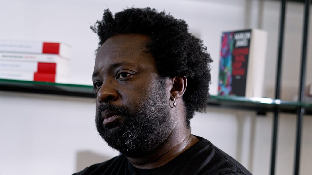 Marlon James est l'auteur de Léopard noir, loup rouge. // Source : Nino Barbey / Numerama Marlon James est l'auteur de Léopard noir, loup rouge. // Source : Nino Barbey / Numerama