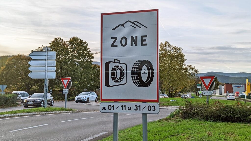Panneau de début de zone où la loi montagne s'applique // Source : Raphaelle Baut Panneau de début de zone où la loi montagne s'applique // Source : Raphaelle Baut