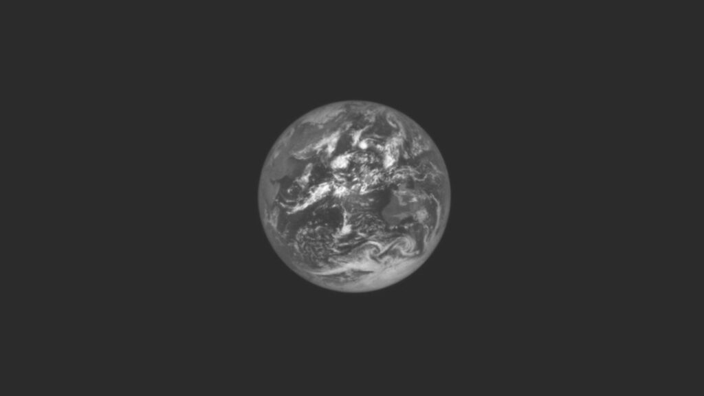 Un point bleu pâle. // Source : NASA/Goddard/SwRI (image recadrée) Un point bleu pâle. // Source : NASA/Goddard/SwRI (image recadrée)