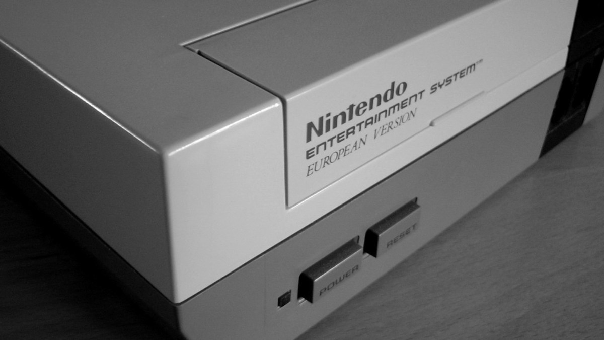 Console Nintendo NES // Source : BY-SA Tino Console Nintendo NES // Source : BY-SA Tino