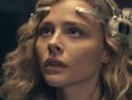 Chloe Grace Moretz dans Periphériques // Source : Prime Video