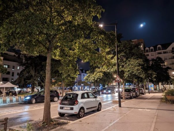 Ça n'a l'air de rien, mais cette photo est difficile à réaliser au vu des conditions lumineuses. Pourtant, tout est visible avec le Pixel 7. La gestion de la lumière est parfaite. // Source : Numerama Ça n'a l'air de rien, mais cette photo est difficile à réaliser au vu des conditions lumineuses. Pourtant, tout est visible avec le Pixel 7. La gestion de la lumière est parfaite. // Source : Numerama