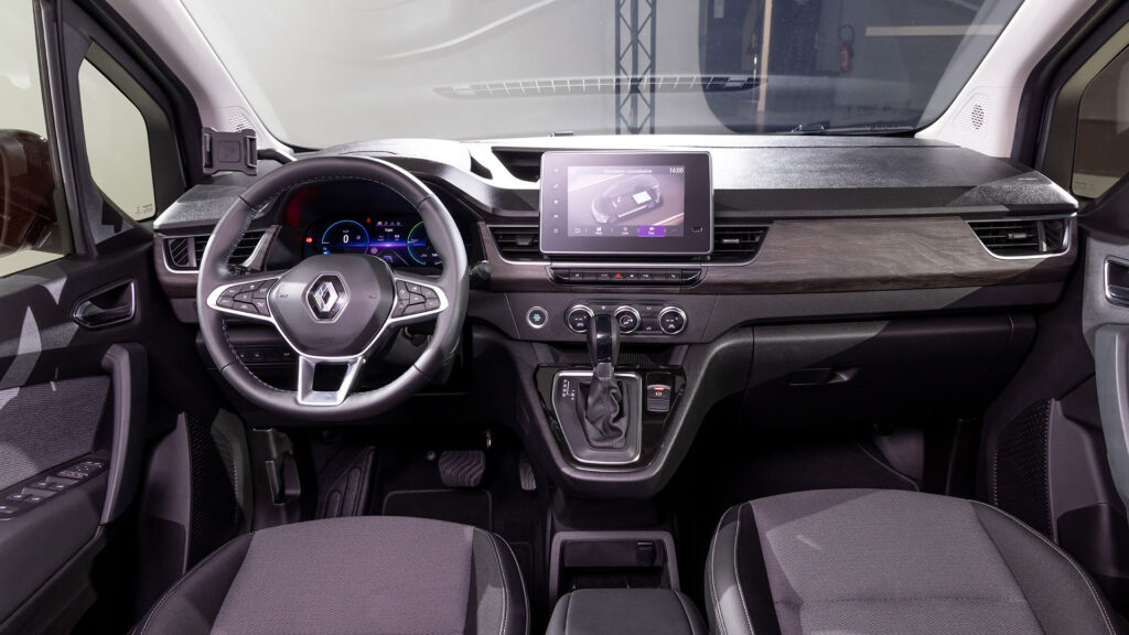 Intérieur du Renault Kangoo e-tech // Source : Renault Intérieur du Renault Kangoo e-tech // Source : Renault