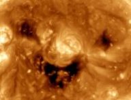 Une paréidolie où l'on dirait que le Soleil souri. // Source : Nasa