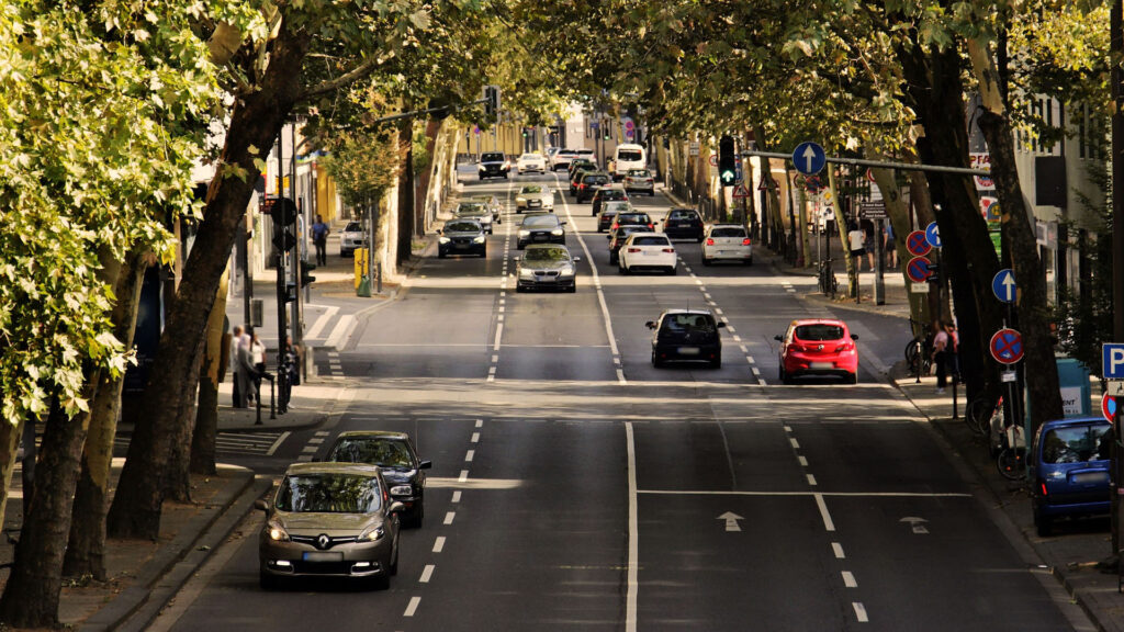 Automobiles en ville // Source : Pixabay Automobiles en ville // Source : Pixabay