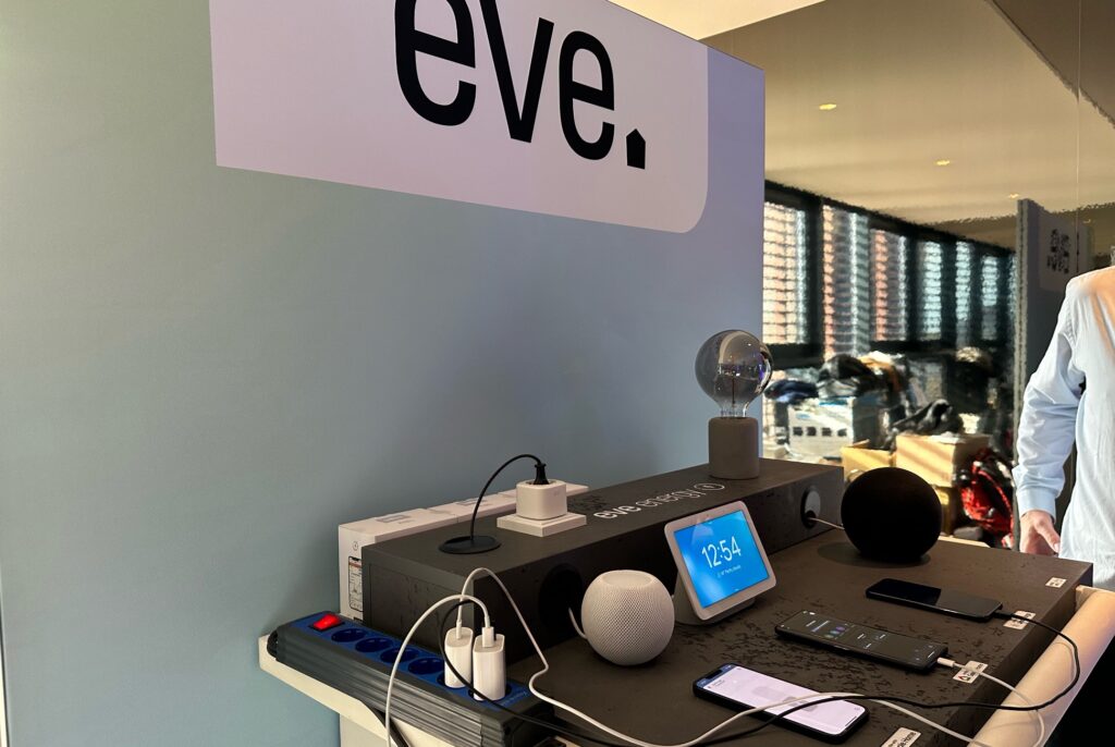 Eve est un des grands gagnants de Matter. Ses produits ne fonctionnaient qu’avec Apple Home avant, ils marcheront bientôt avec tous les systèmes. // Source : Numerama Eve est un des grands gagnants de Matter. Ses produits ne fonctionnaient qu’avec Apple Home avant, ils marcheront bientôt avec tous les systèmes. // Source : Numerama