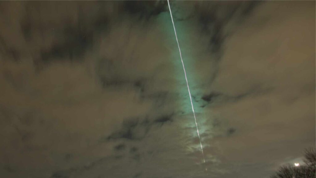 La trajectoire de l'astéroïde dans le ciel // Source : ESA / Robert Weryk La trajectoire de l'astéroïde dans le ciel // Source : ESA / Robert Weryk