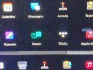Apple Music dans une voiture Tesla // Source : Twitter Aaron Cash