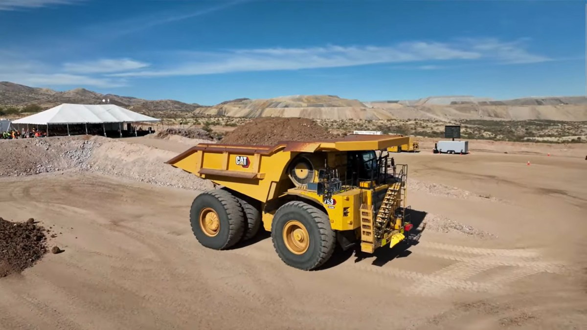 Caterpillar prototype 793 electrique tombereau minier // Source : Capture video Caterpillar Caterpillar prototype 793 electrique tombereau minier // Source : Capture video Caterpillar
