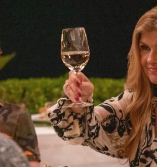 La fabuleuse Connie Britton dans The White Lotus // Source : OCS/HBO