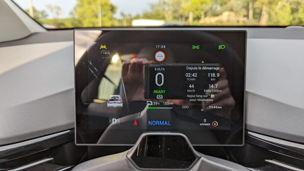MG4 : moins de 15 kWh/100 km c'est possible // Source : Raphaelle Baut MG4 : moins de 15 kWh/100 km c'est possible // Source : Raphaelle Baut