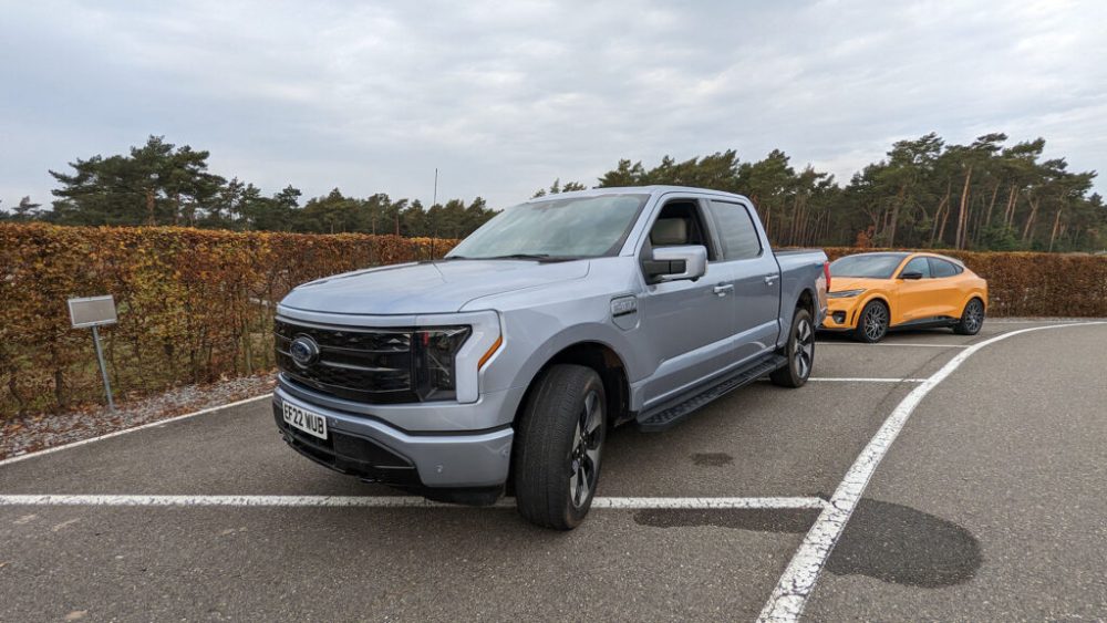 Le Ford F-150 Lightning // Source : Raphaelle Baut Le Ford F-150 Lightning // Source : Raphaelle Baut