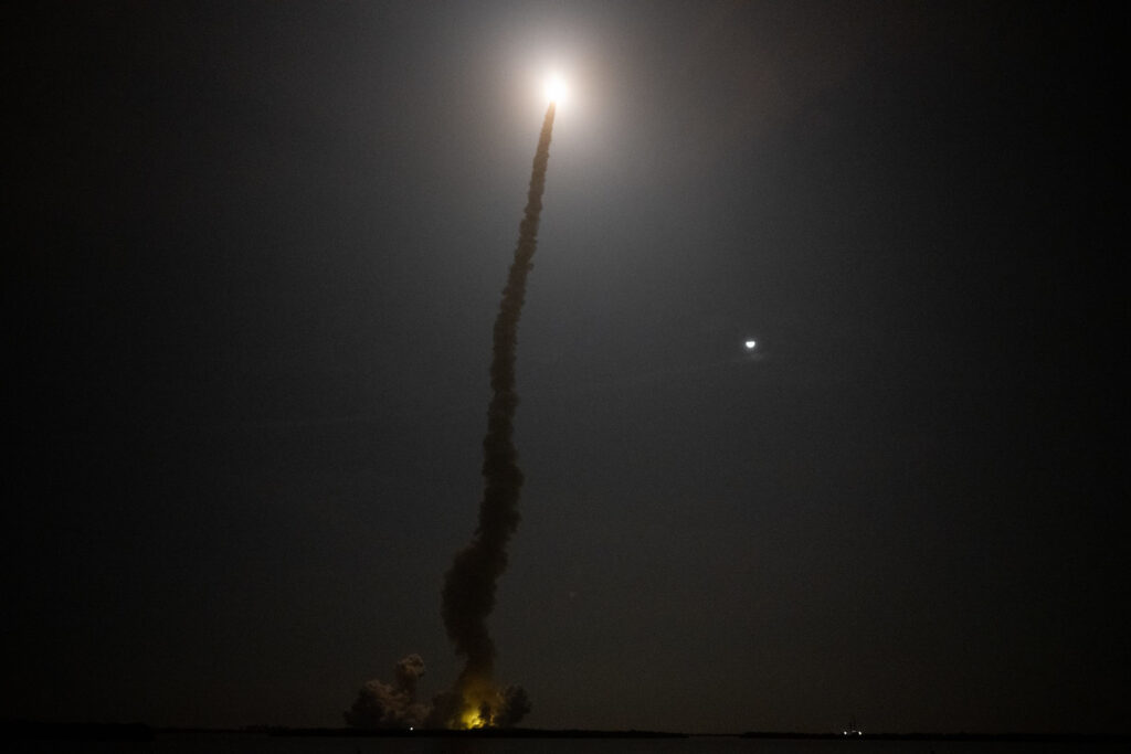 fusée SLS nuit fusée SLS nuit
