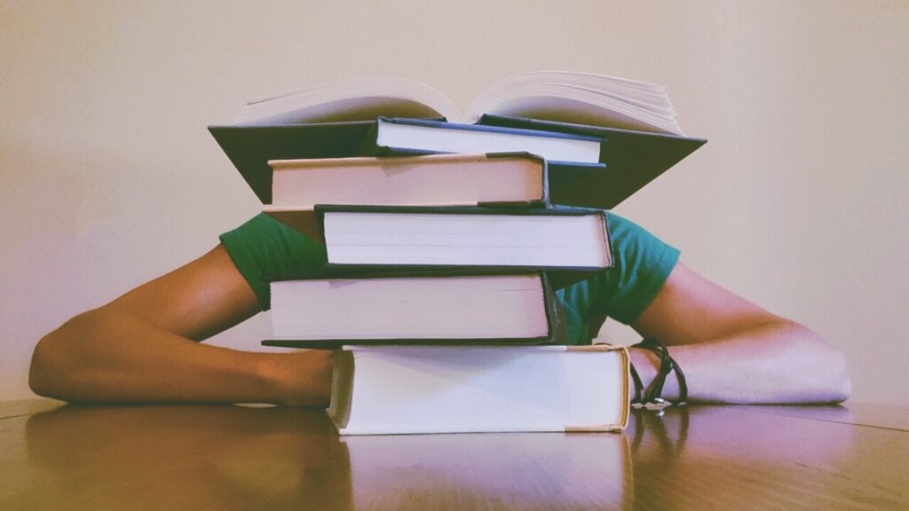 Liseuse ou livre papier : l'intensité d'usage joue dans l'intérêt écologique. // Source : Pexels Liseuse ou livre papier : l'intensité d'usage joue dans l'intérêt écologique. // Source : Pexels