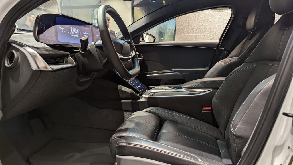 Intérieur de la Lucid Air Frand Touring // Source : Raphaelle Baut Intérieur de la Lucid Air Frand Touring // Source : Raphaelle Baut