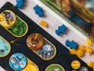 Une partie du jeu Orichalque. // Source : Catch Up Games