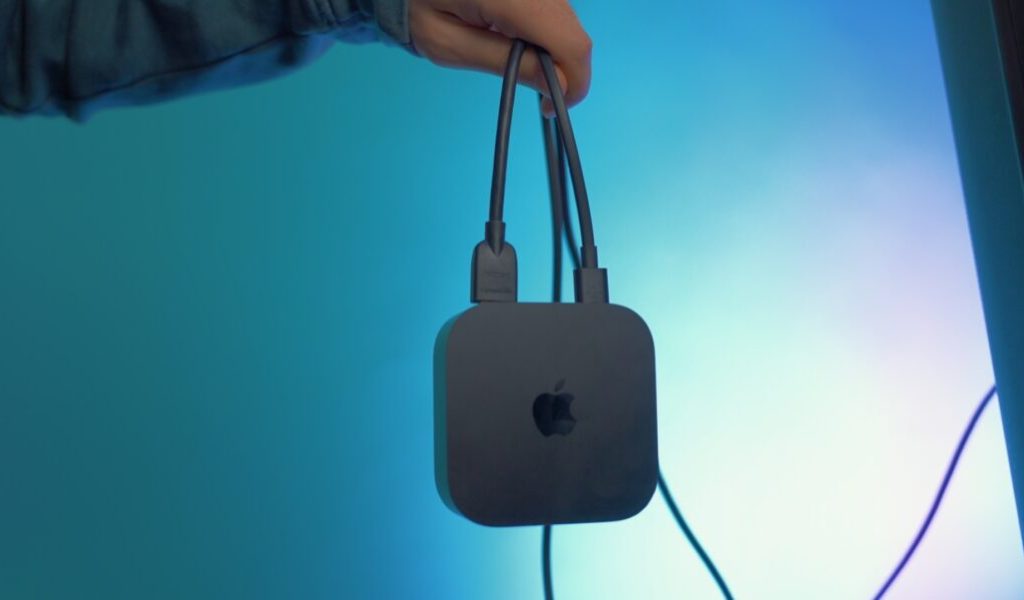 L'Apple TV 4K est une vraie petite box à brancher à côté de sa télé. // Source : Numerama L'Apple TV 4K est une vraie petite box à brancher à côté de sa télé. // Source : Numerama
