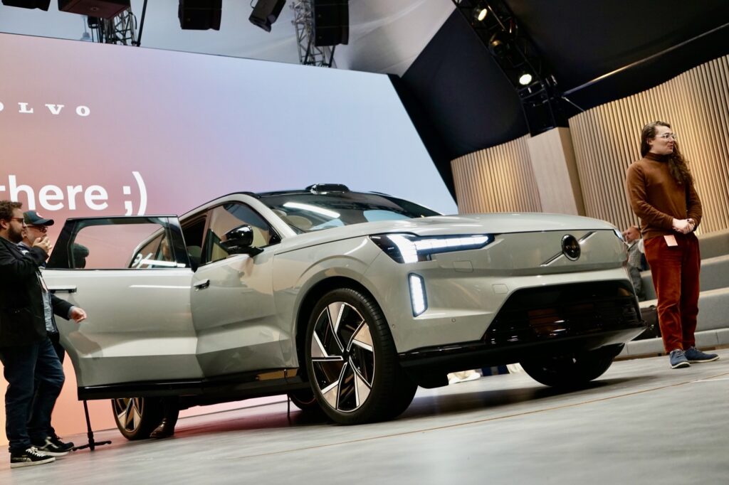 Volvo EX90 // Source : Ulrich Rozier pour Numerama Vroom Volvo EX90 // Source : Ulrich Rozier pour Numerama Vroom