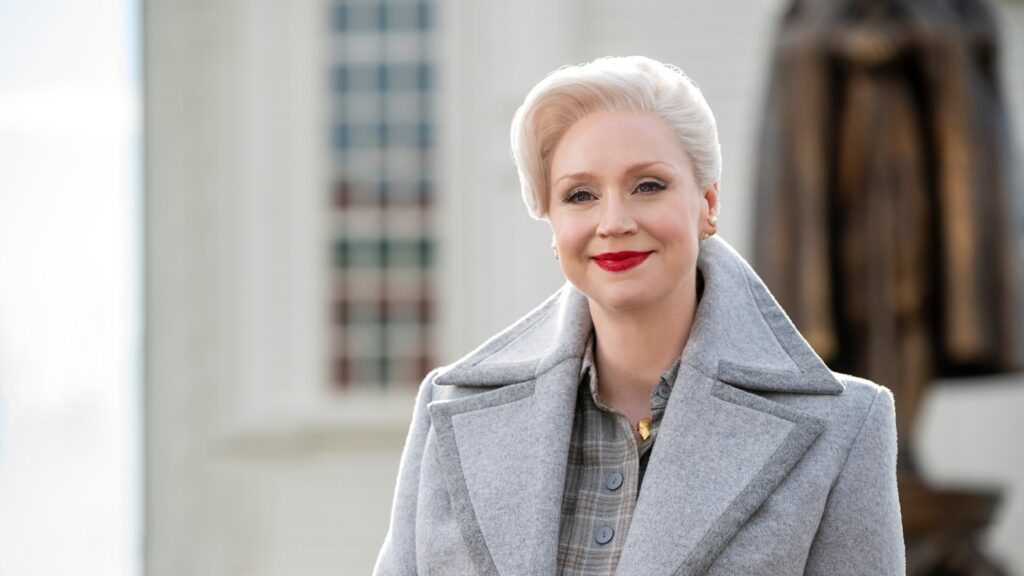 Gwendoline Christie (Game of Thrones) incarne la directrice de Nevermore // Source : Netflix Gwendoline Christie (Game of Thrones) incarne la directrice de Nevermore // Source : Netflix