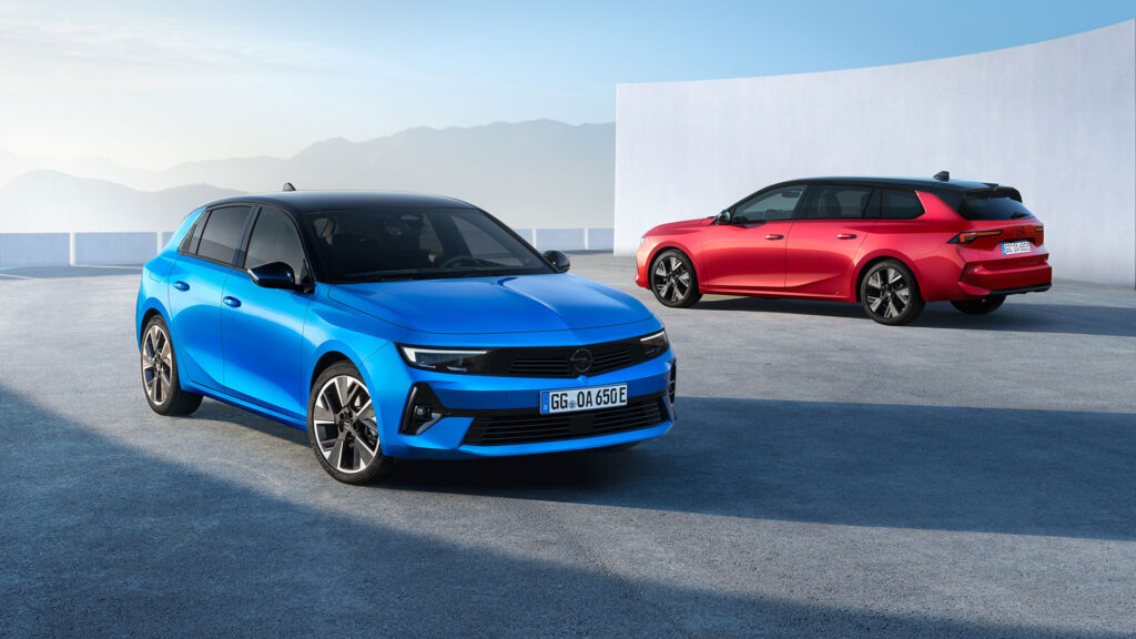 Opel Astra electric dans les deux carrosseries : berline et break // Source : Opel Opel Astra electric dans les deux carrosseries : berline et break // Source : Opel
