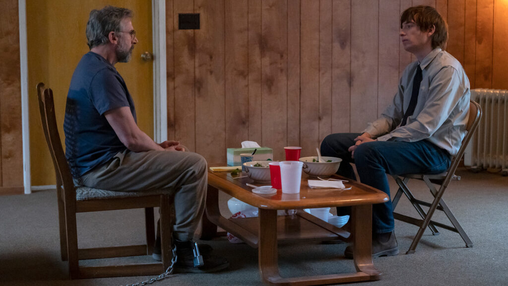 Steve Carell vs Domhnall Gleeson, que demander de plus ? // Source : FX/Disney+