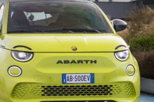 Abarth 500e 2023 // Source : Abarth Abarth 500e 2023 // Source : Abarth