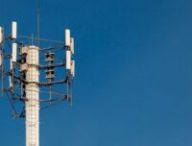 Antenne-relai. // Source : Canva Antenne-relai. // Source : Canva