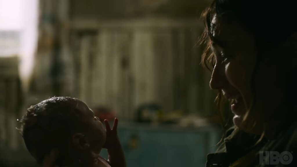 Ashley Johnson, qui joue Anna dans la série The Last of Us. // Source : HBO Ashley Johnson, qui joue Anna dans la série The Last of Us. // Source : HBO