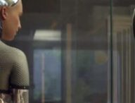 Source : Ex Machina (film d'Alex Garland avec Alicia Vikander) Source : Ex Machina (film d'Alex Garland avec Alicia Vikander)