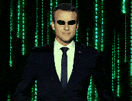 Emmanuel Macron dans la matrice. // Source : Numerama Emmanuel Macron dans la matrice. // Source : Numerama