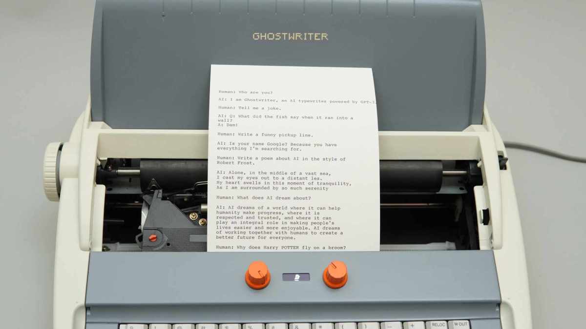La machine Ghostwriter écrit toute seule // Source : Arvind Sanjeev / Twitter La machine Ghostwriter écrit toute seule // Source : Arvind Sanjeev / Twitter
