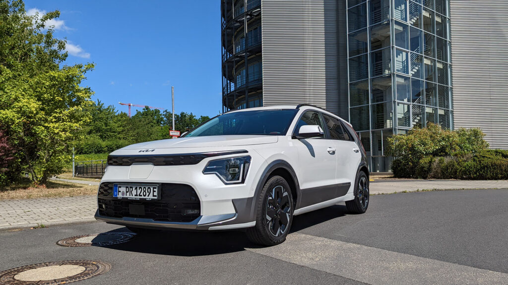 Kia Niro EV à l'aise sur tous les terrains // Source : Raphaelle Baut Kia Niro EV à l'aise sur tous les terrains // Source : Raphaelle Baut