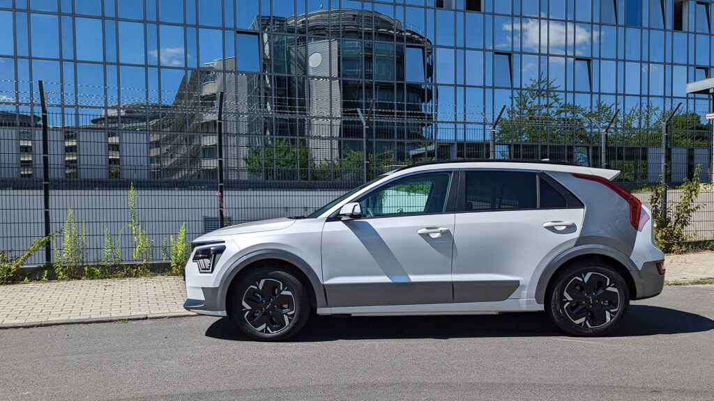 Kia Niro EV et sa découpe bi-ton // Source : Raphaelle Baut Kia Niro EV et sa découpe bi-ton // Source : Raphaelle Baut
