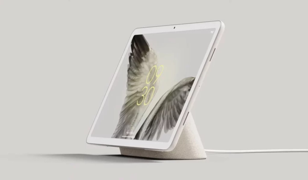 La Pixel Tablet dispose d'un support qui la transforme en enceinte connectée. // Source : Google La Pixel Tablet dispose d'un support qui la transforme en enceinte connectée. // Source : Google