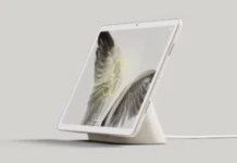 La Pixel Tablet dispose d'un support qui la transforme en enceinte connectée. // Source : Google La Pixel Tablet dispose d'un support qui la transforme en enceinte connectée. // Source : Google