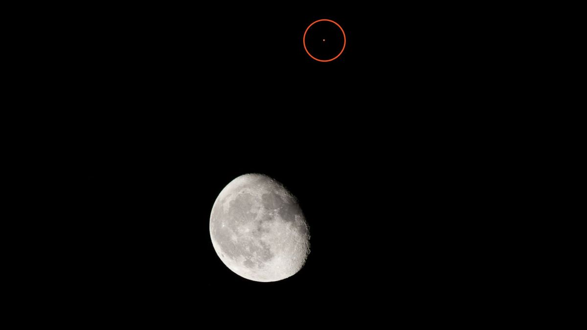 Conjonction entre la Lune et Mars en 2020. // Source : Flickr/CC/Roger Gerbig (photo recadrée et annotée) Conjonction entre la Lune et Mars en 2020. // Source : Flickr/CC/Roger Gerbig (photo recadrée et annotée)